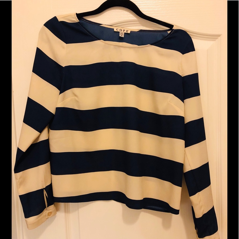 Cope shirt with open back